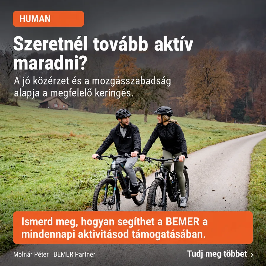 Kerékpáros pár elektromos kerékpárokkal őszi hegyi úton – az aktív mozgás témája